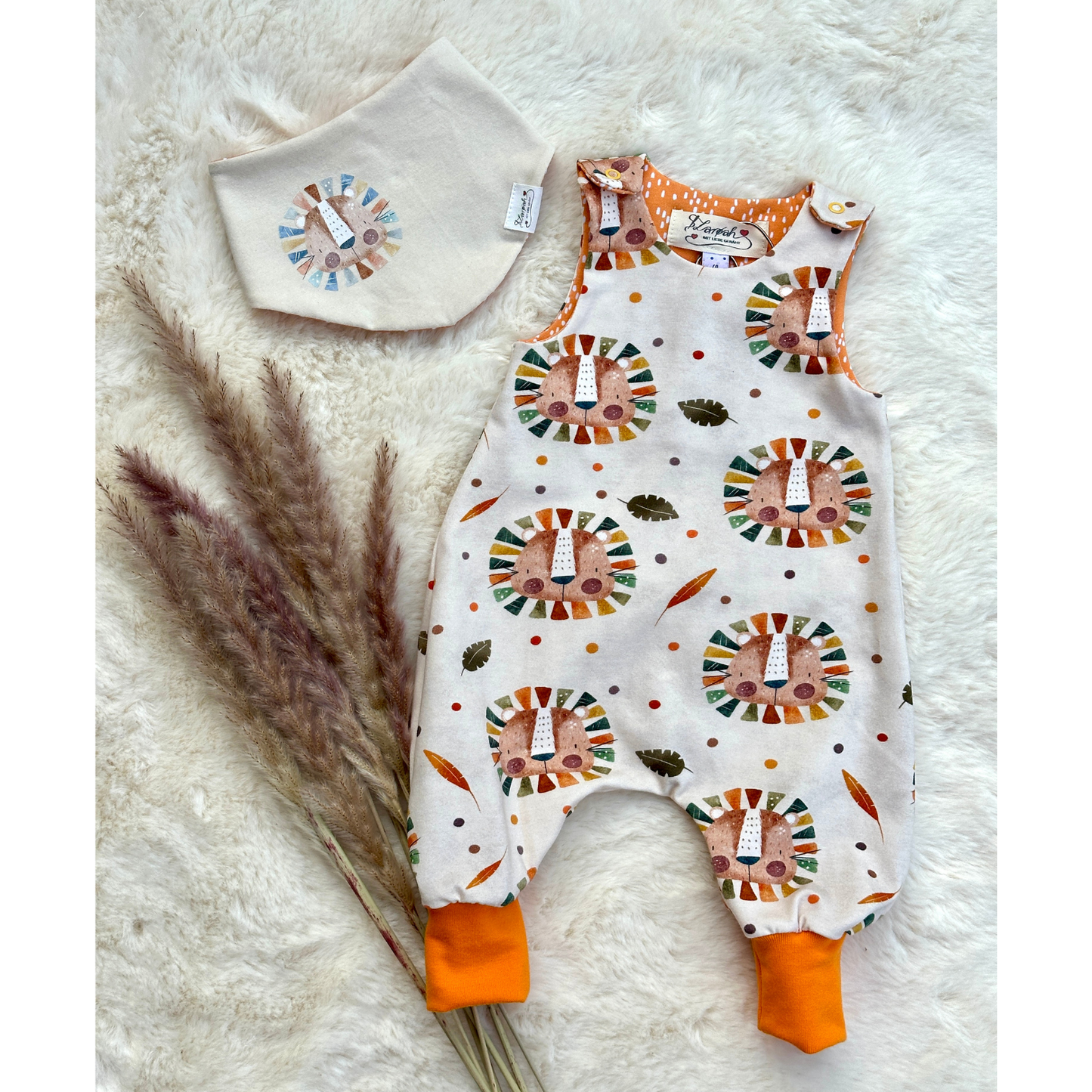 Baby-Set Strampler + Halstuch Löwe Bio Größe von LAROAH