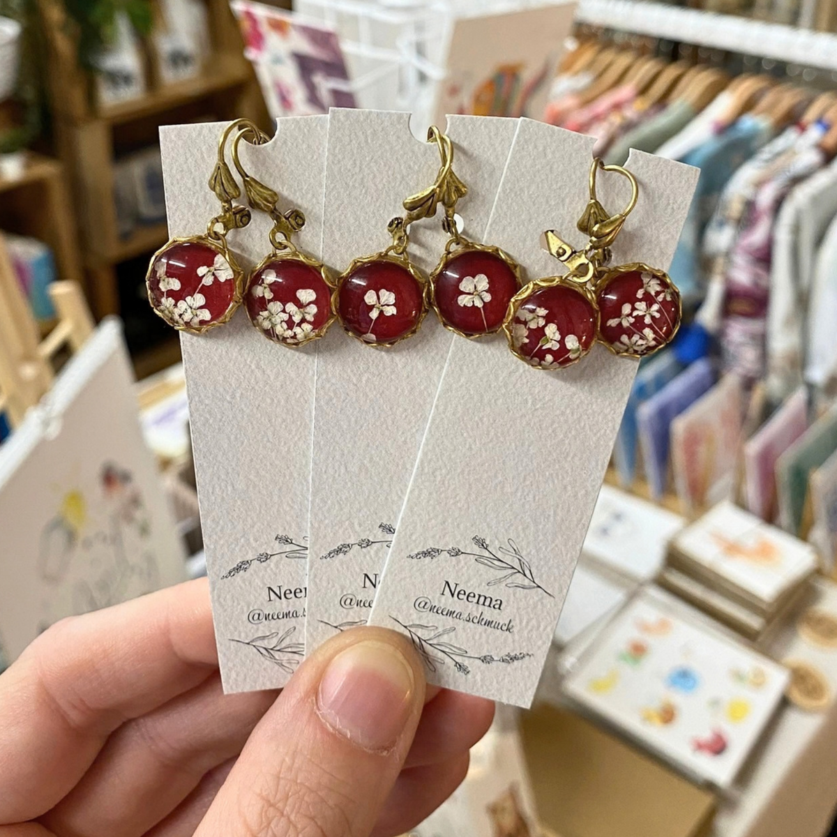Ohrringe Dolde Rot (OriDRot) von Neema Schmuck