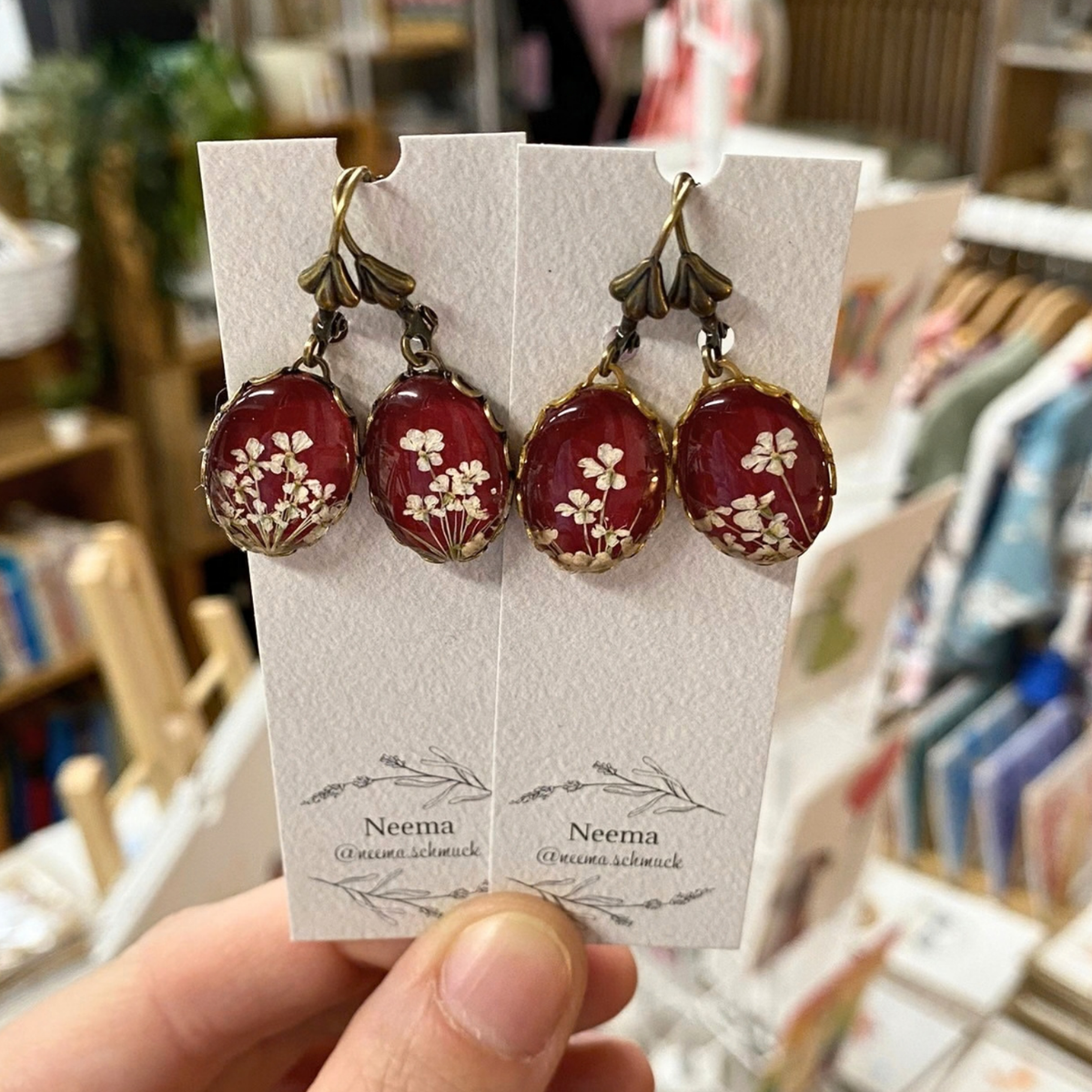 Ohrringe Dolde Rot Oval (OriDRoOv) von Neema Schmuck