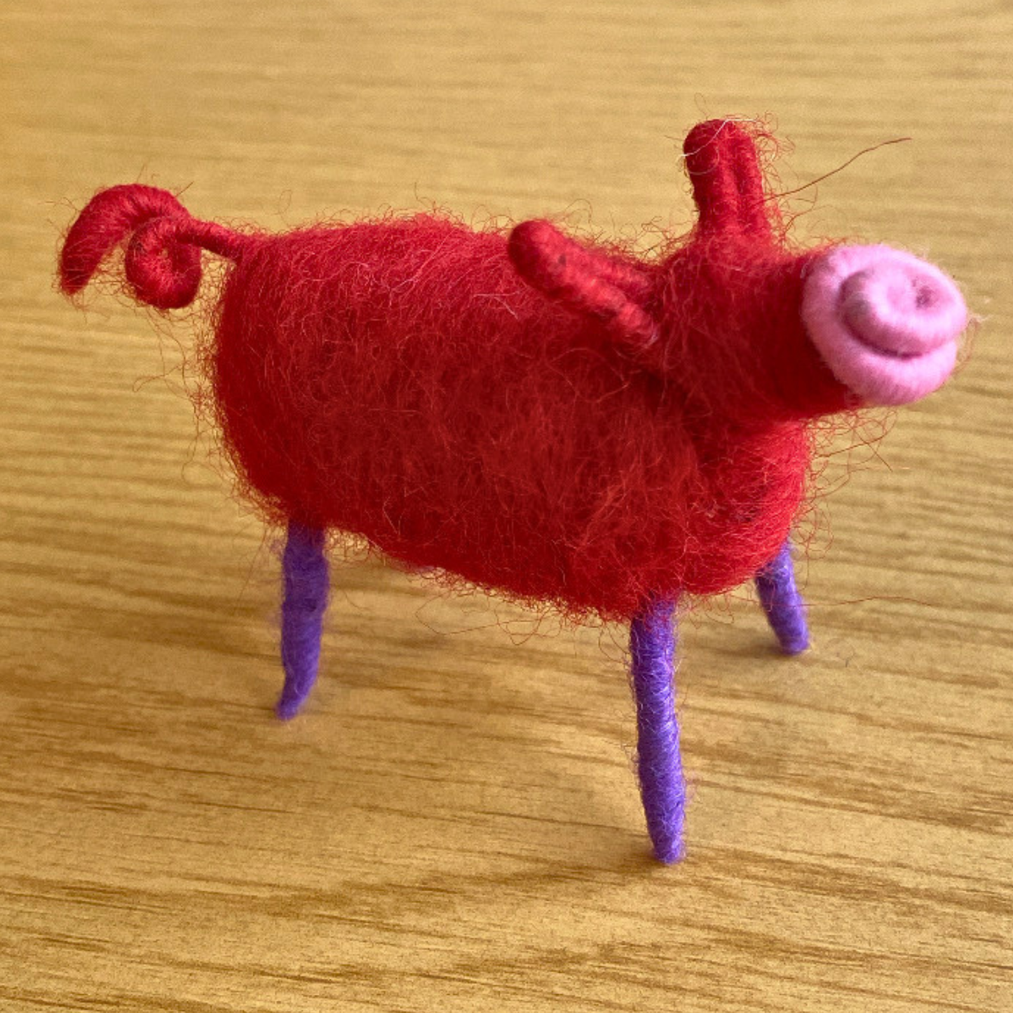 Filzschweinchen rot von WoolMoonFelt