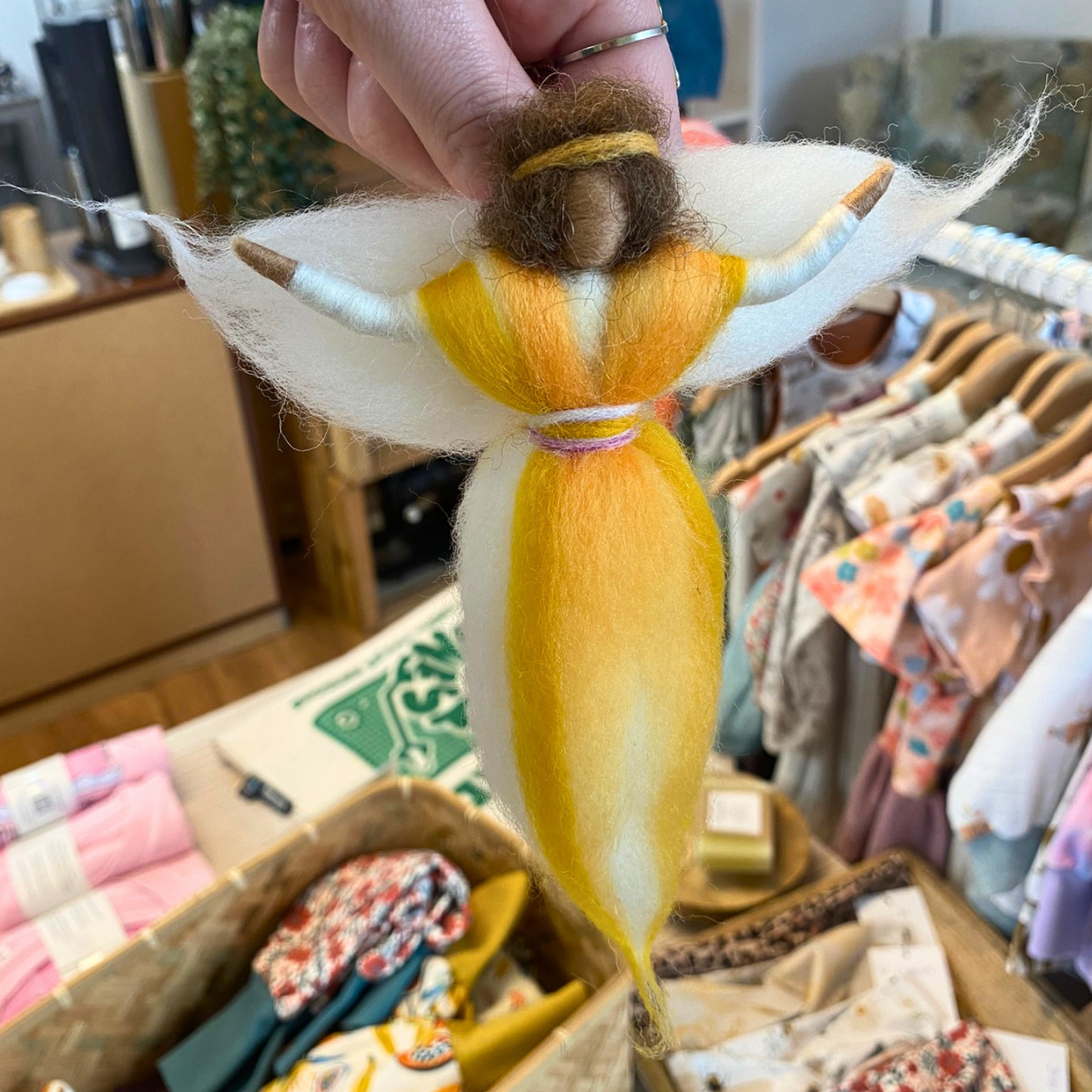 Engel gelb von WoolMoonFelt