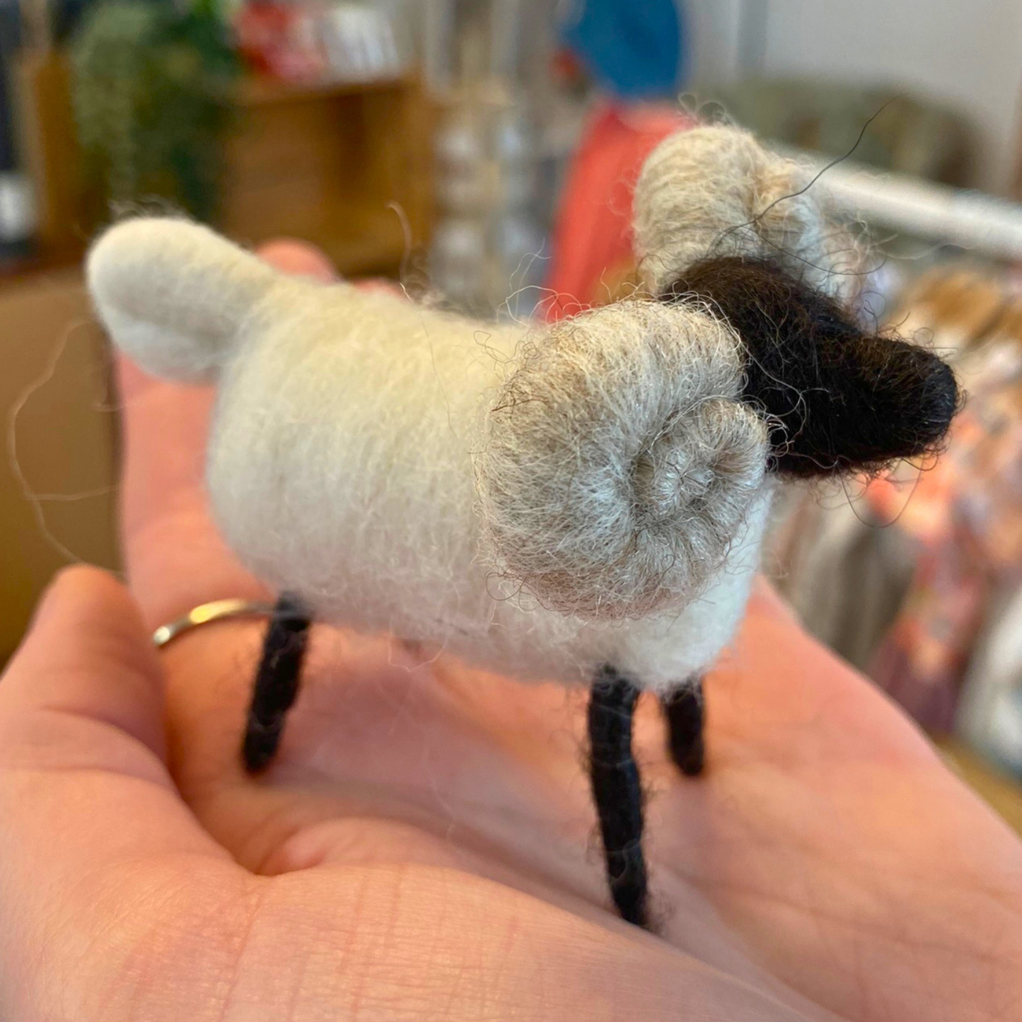 Widder 1 von WoolMoonFelt