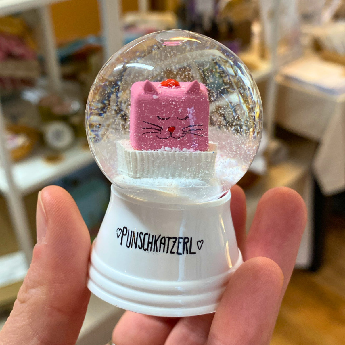 Punschkatzerl Schneekugel von Wuwu