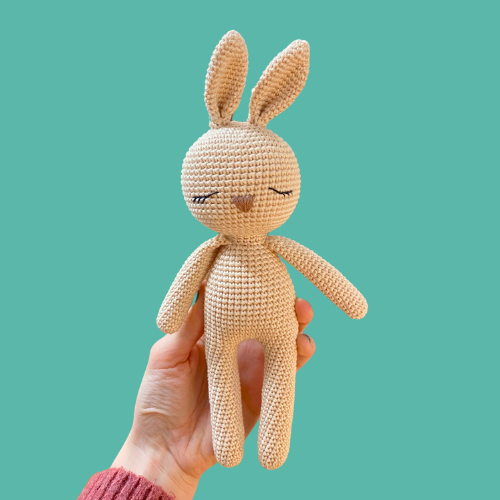 Handgemachter Häkelhase von mycrochetcorner