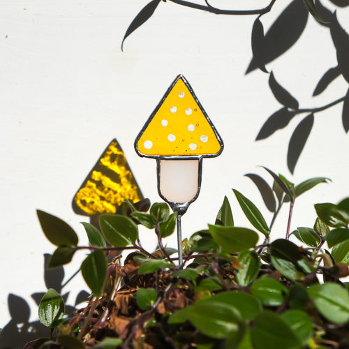 Pflanzenstecker aus Glas gelb von Magpie Castle