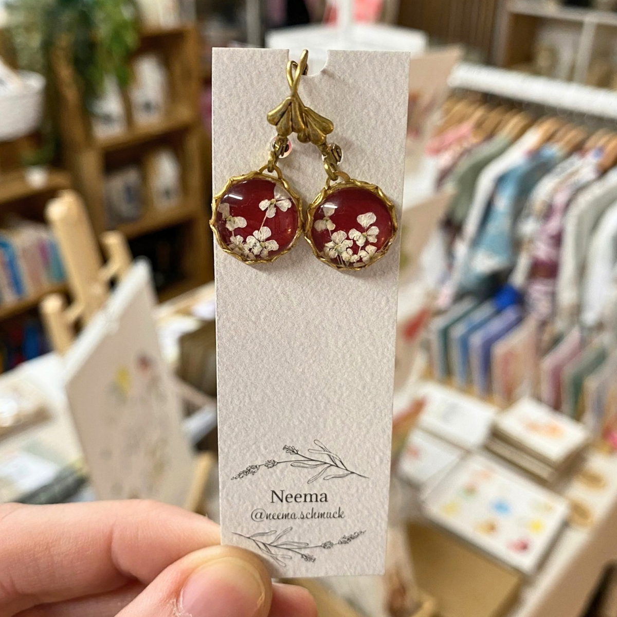 Ohrringe Dolde Rot (OriDRot) von Neema Schmuck
