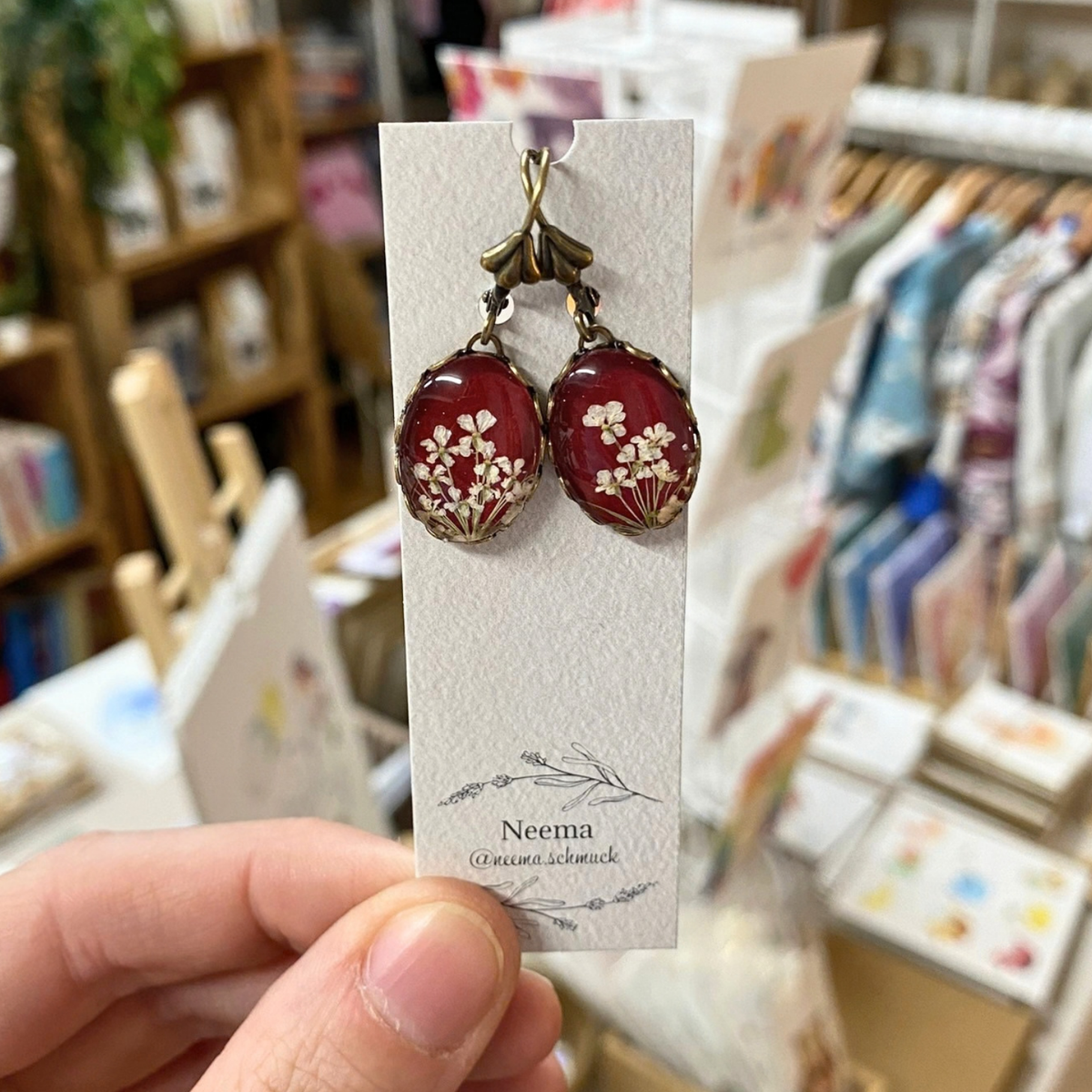 Ohrringe Dolde Rot Oval (OriDRoOv) von Neema Schmuck