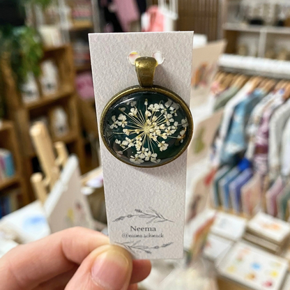 Kettenanhänger Dolde Grün (AnhDG) von Neema Schmuck
