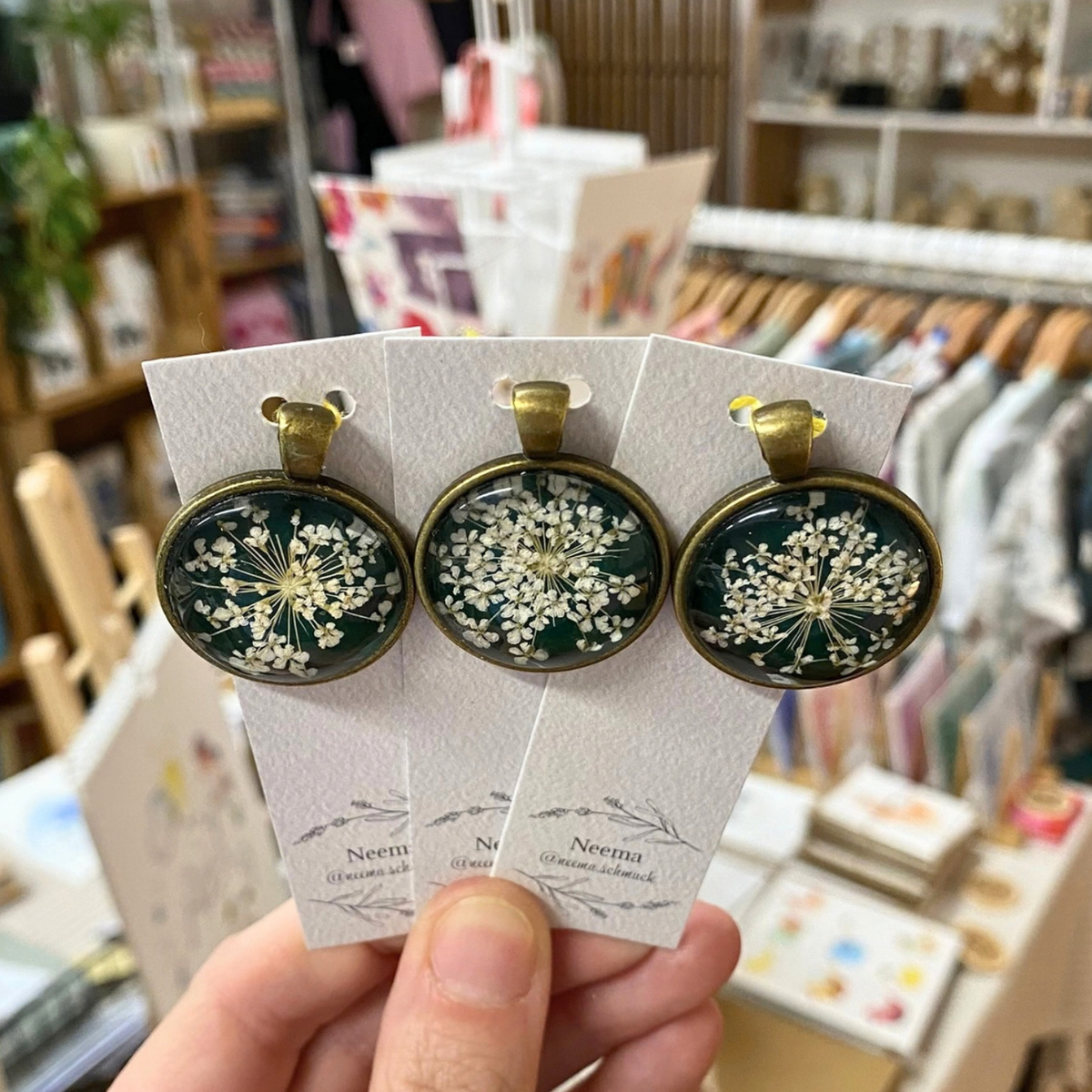 Kettenanhänger Dolde Grün (AnhDG) von Neema Schmuck