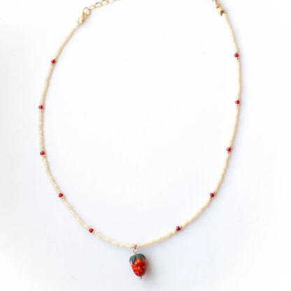 Erdbeer Kette gold von Studio Sunbird