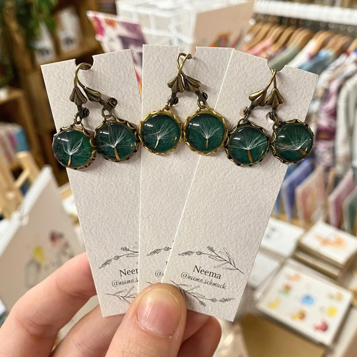 Ohrringe Pusteblume Grün (OriPBG) von Neema Schmuck