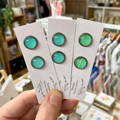 Ohrstecker Blatt Türkis (OstBtürk) von Neema Schmuck