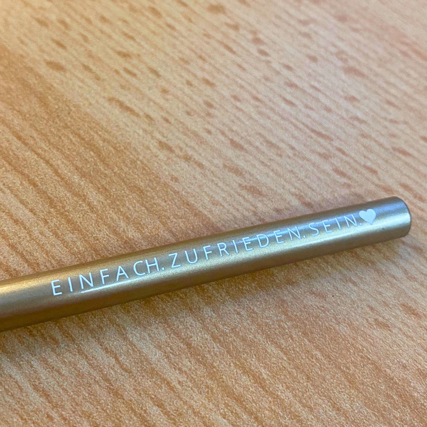 goldener Bleistift - einfach zufrieden sein von Christinas Kartenkunst