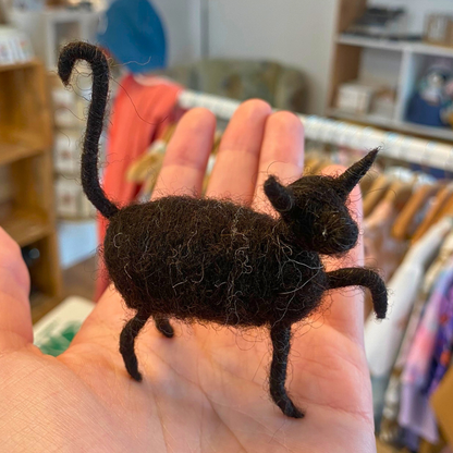 Katze schwarz von WoolMoonFelt