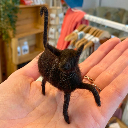 Katze schwarz von WoolMoonFelt