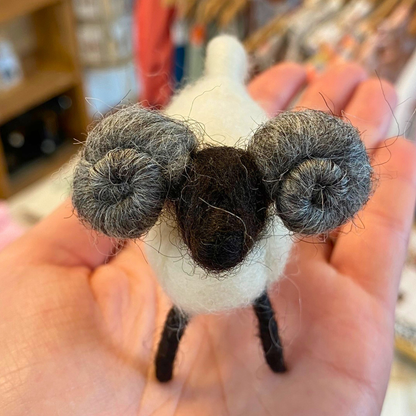 Widder 2 von WoolMoonFelt