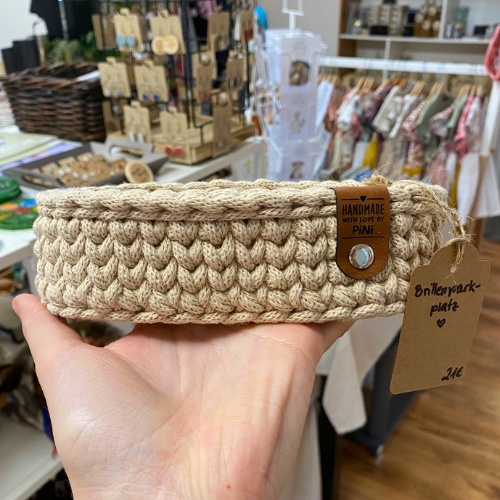 Brillenparkplatz beige von Handmade by PINI