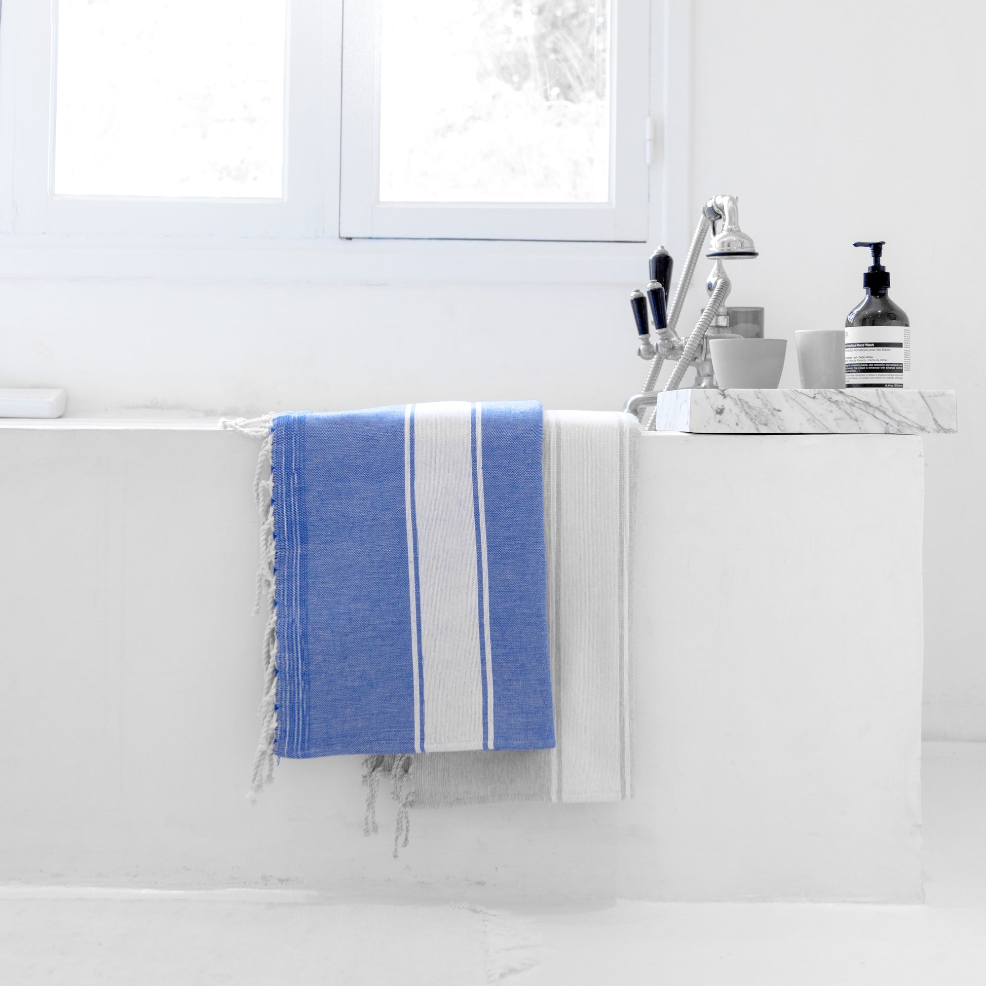zwei Hamamtücher im Badezimmer
