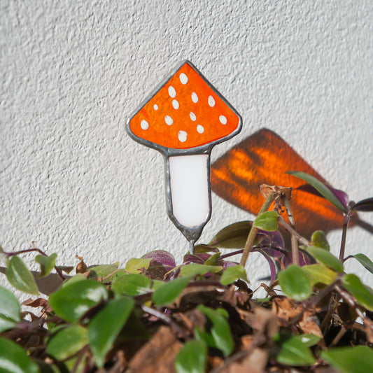 Pflanzenstecker aus Glas orange von Magpie Castle