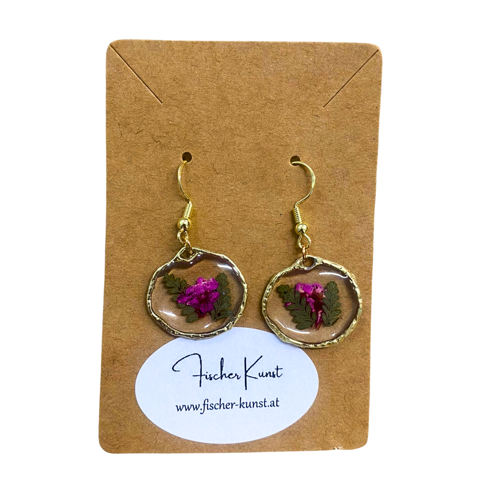 Goldene Ohrringe mit pinker Trockenblume und Farn – handgefertigter Naturschmuck von Fischer Kunst